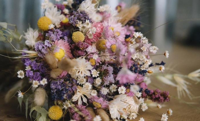 Champ de bouquet de décoration de fleurs séchées