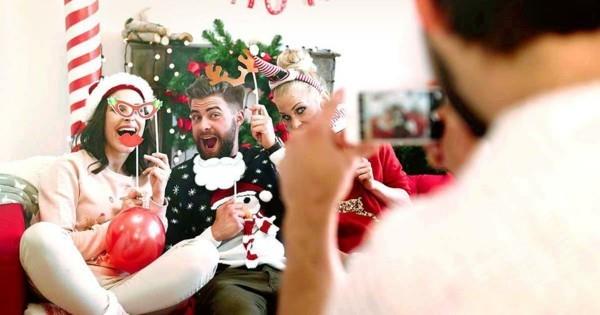 Organiser une fête de Noël Jeux de fête de Noël Prendre des photos