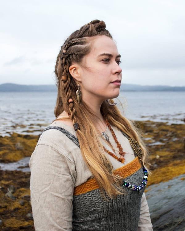 Coiffures vikings pour femmes et hommes, inspirées de la culture nordique, vêtements et coiffures authentiques pour femmes