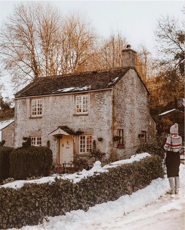 Winter Wonderland vieux cottage abandonné dans le Somerset en Angleterre