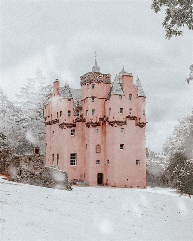 Winter Wonderland Scottish Tower Castle Château Craigievar Alford Ecosse