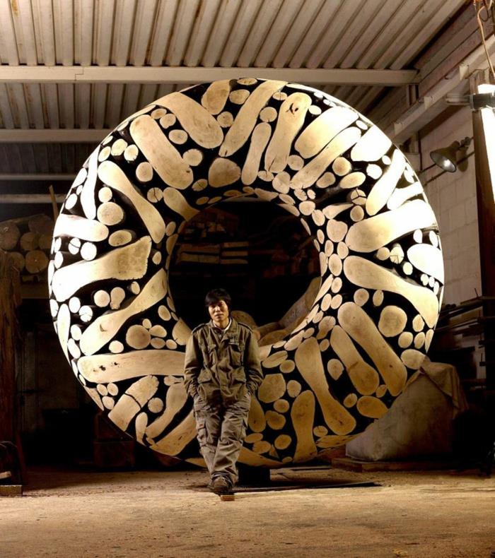 Art contemporain sculptures bois corée du sud portrait