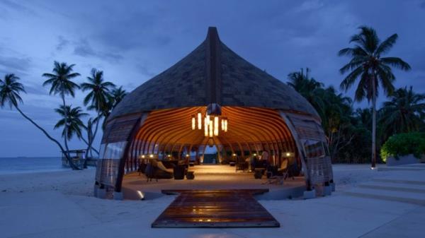 alila wille hadahaa resort house restauracja