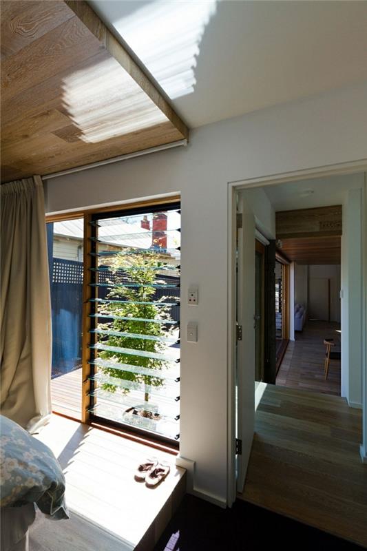 dom architekta nowoczesne drewniane wnętrze drewniana podłoga drewniany sufit drewniany taras