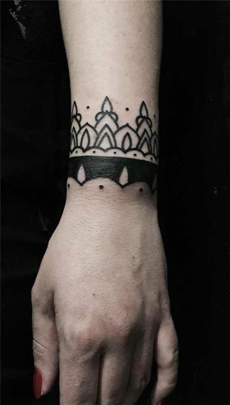 bracelet tatouage dames motif au henné