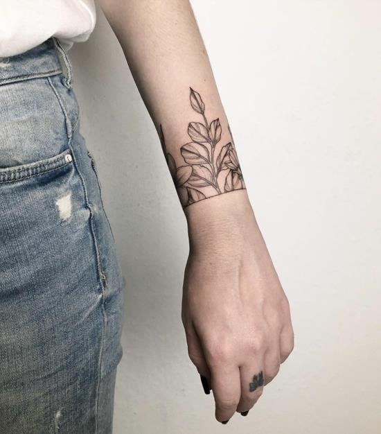 bracelet tatouage tendance dames feuilles