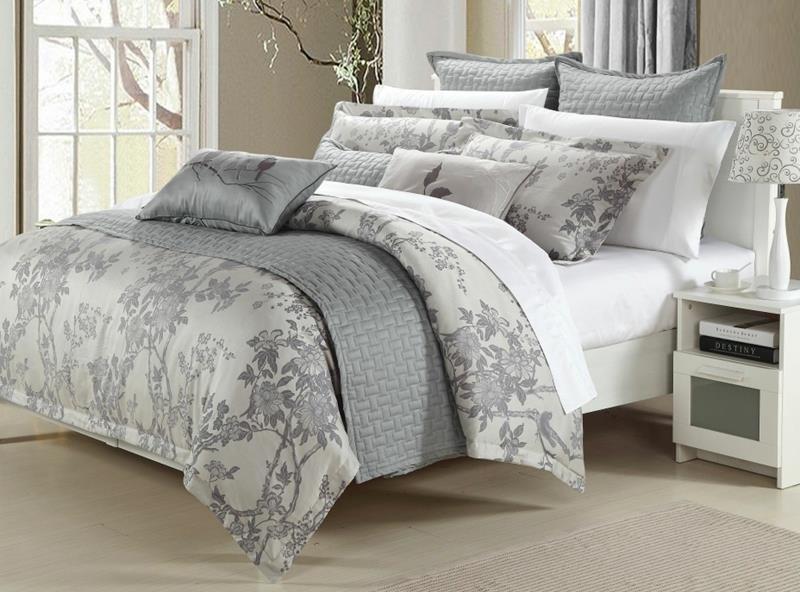 linge de lit fantaisie fleurs gris blanc