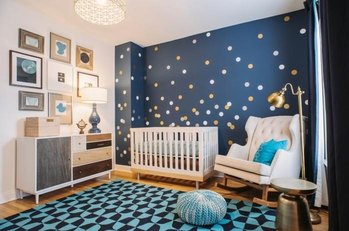 Pokój dziecka kolory akcent ścienny wskazuje piękny dywan