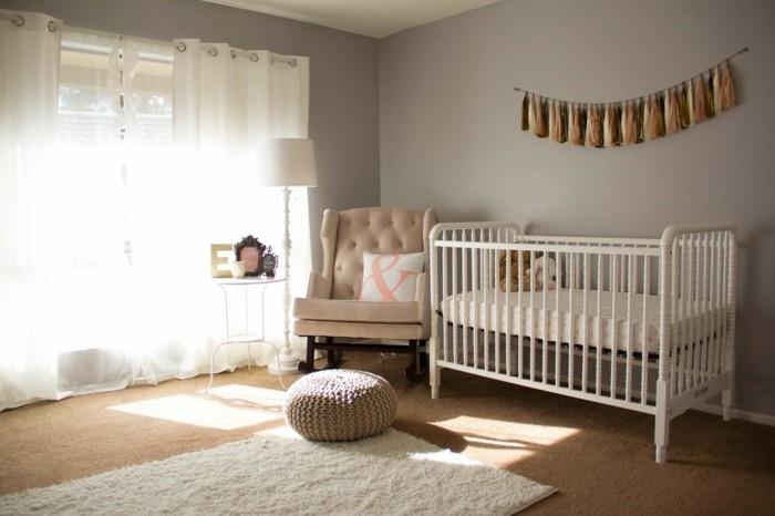 kolory pokoju dziecka neutralne kolory miękki dywan bujany fotel