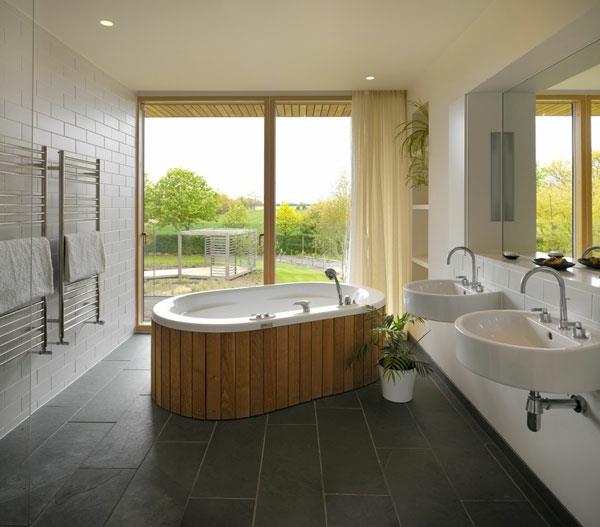 baignoire carrelage panneaux bois baignoire autoportante salle de bain moderne ambiance zen