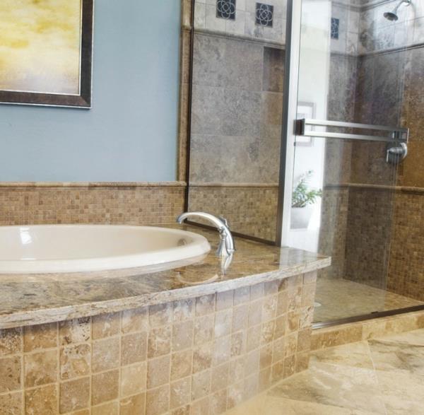 salle de bain design baignoire déguisement baignoire encastrée douche carrelage plaque céramique