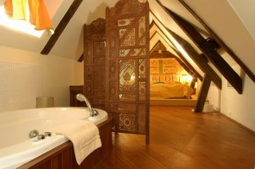 salle de bain dans le grenier déco paravent