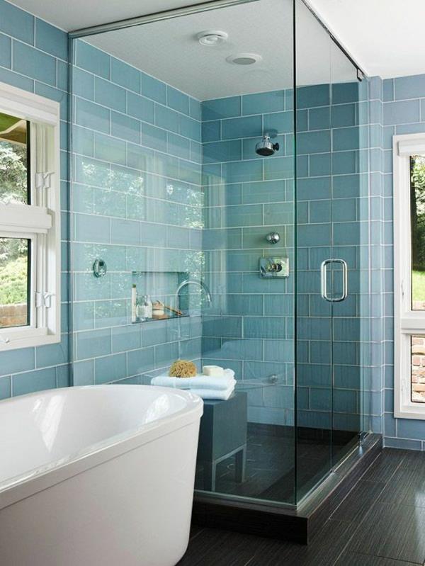 pomysły na projekt łazienki nowoczesna kabina prysznicowa z niebieskimi płytkami