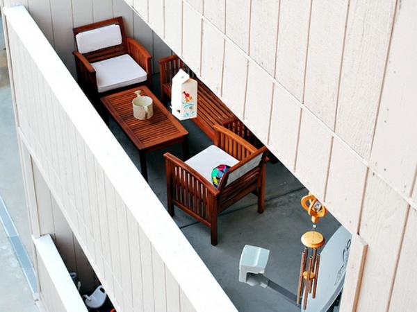 pomysł na meble balkonowe drewniane podłogi białe fajne pomysły na meble ogrodowe i balkonowe