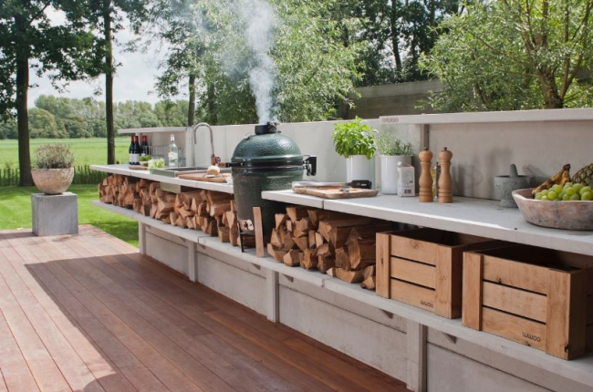 Krásný a praktický keramický BBQ gril