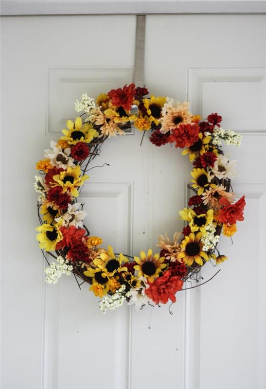 Idées d'artisanat couronne d'automne fleurs d'automne couleurs d'automne décorent l'entrée