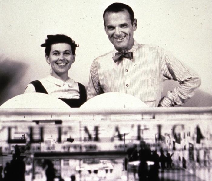 les célèbres architectes Charles et Ray Eames portaient