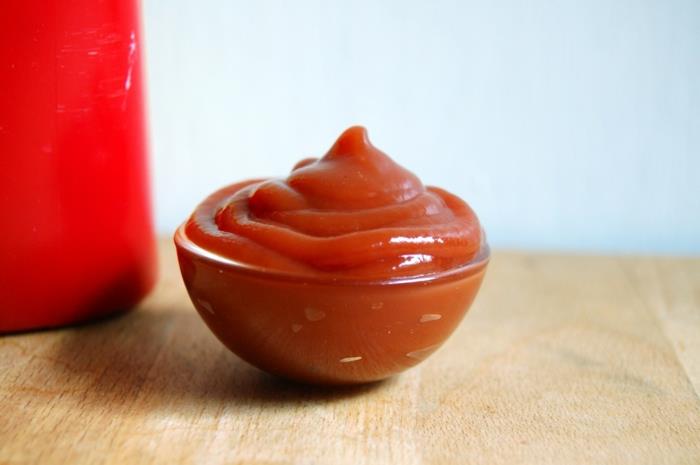 Świadome odżywianie zdrowy ketchup sos pomidorowy