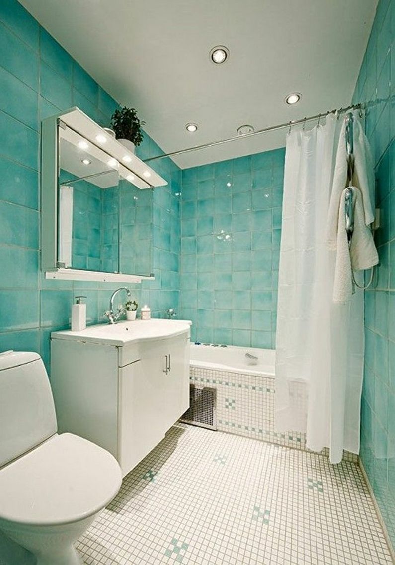 Tyrkysový design koupelny - stropní úprava