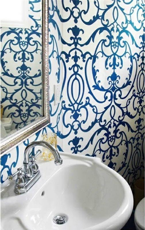 papier peint bleu dans la salle de bain papier peint motif abstrait mur miroir lavabo
