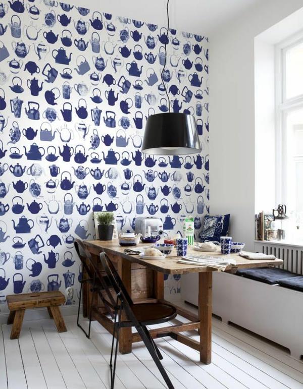 papier peint bleu papier peint motif thé bouilloire salle à manger design mur design table en bois