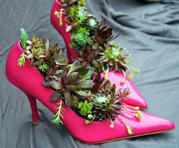 parterre de fleurs en chaussures pour femmes roses