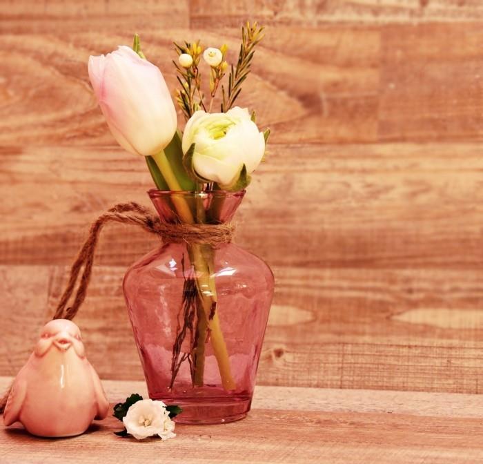 décoration florale pour la porcelaine de tulipes de pâques