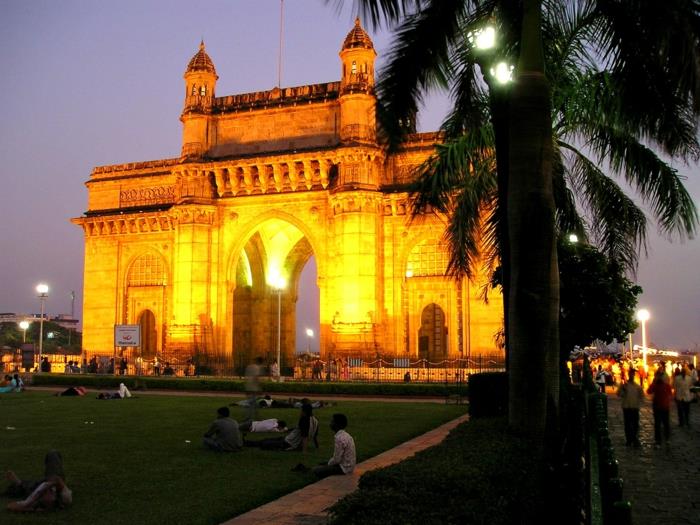 Bombay inde mumbai gate la nuit