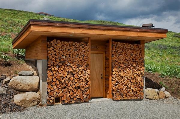 murs extérieurs de bungalow de magasin de bois de chauffage