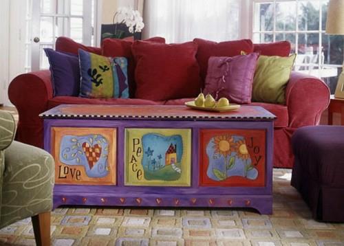 ameublement coloré coussin de canapé confortable table de poitrine violette