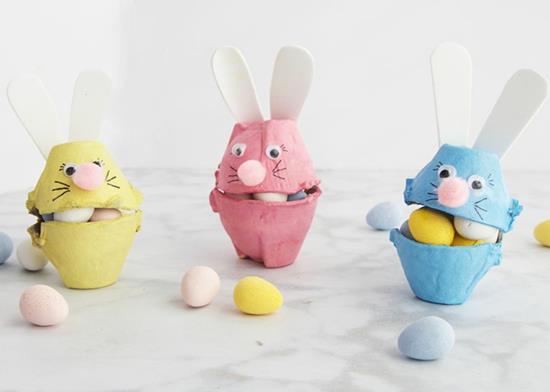 kolorowe króliczki wielkanocne robią pudełka na jajka z dziećmi