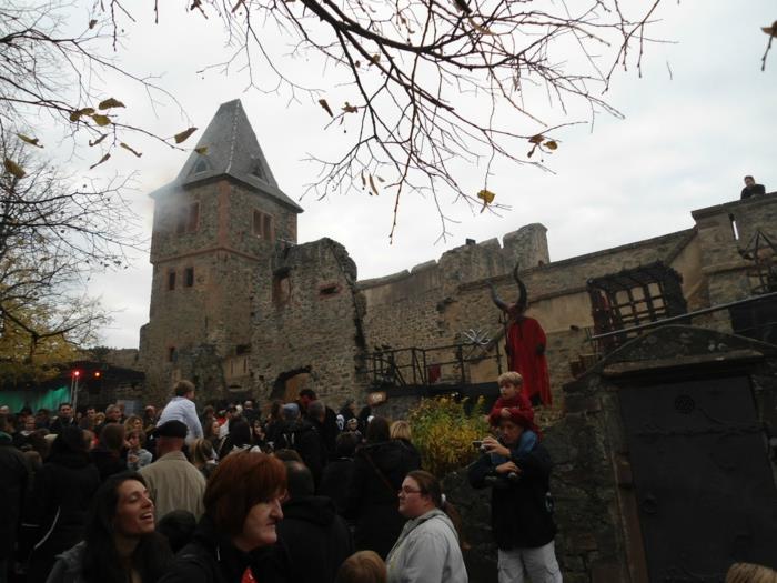 Burg frankenstein fête d'halloween 2015