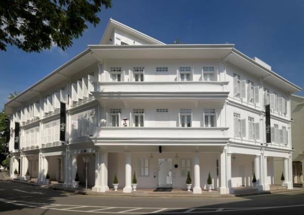 design extérieur blanc moderne de l'hôtel singapour