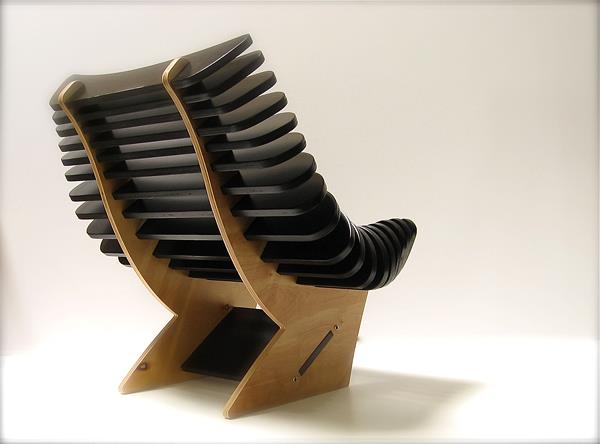 fajne meble ogrodowe projektuje krzesło żebrowe