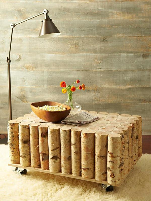 Fabriquez vous-même une table d'appoint à partir de troncs de bouleau
