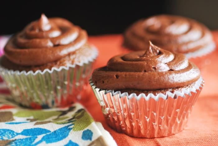 Cuisson de cupcakes remplissage de cupcakes allemands