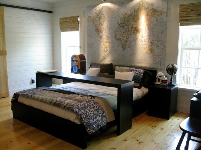 deco pomysły sypialnia akcent ścienny mapa świata drewniana podłoga czarne meble
