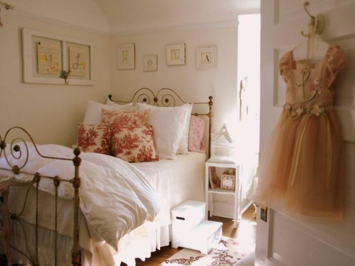 pomysły dekoracyjne sypialnia dekoracje ścienne rzucać poduszkami przedszkola