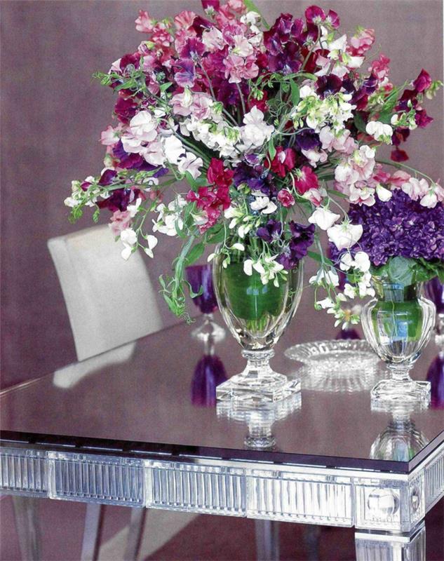 dekorowanie dekoracji stołu układanie kwiatów