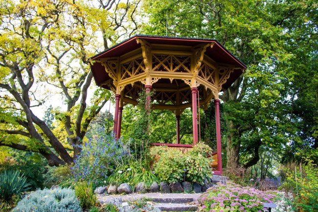 Schöner offener Pavillon im orientalischen Stil