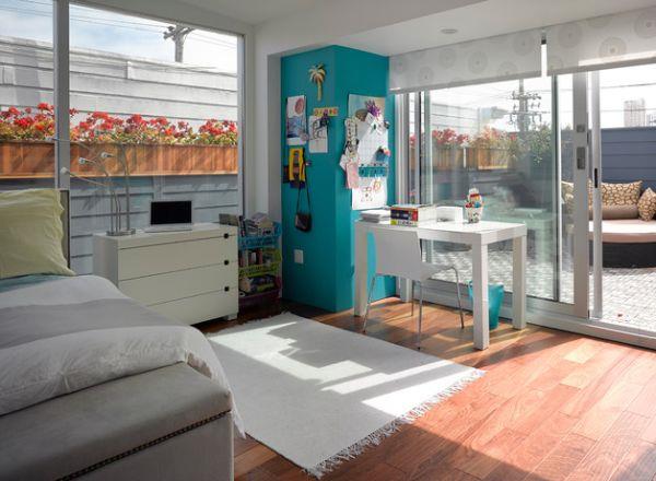 designerskie biuro parsons biurko biały kącik do pracy sypialnia światło słoneczne
