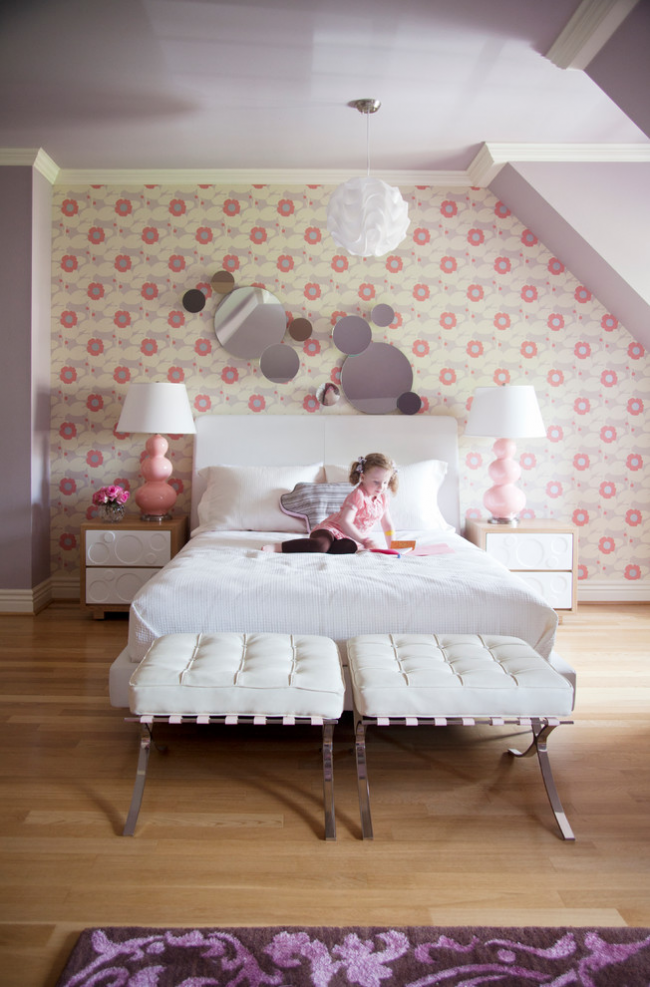 Двойно легло за сестри може значително да спести място в детската стая