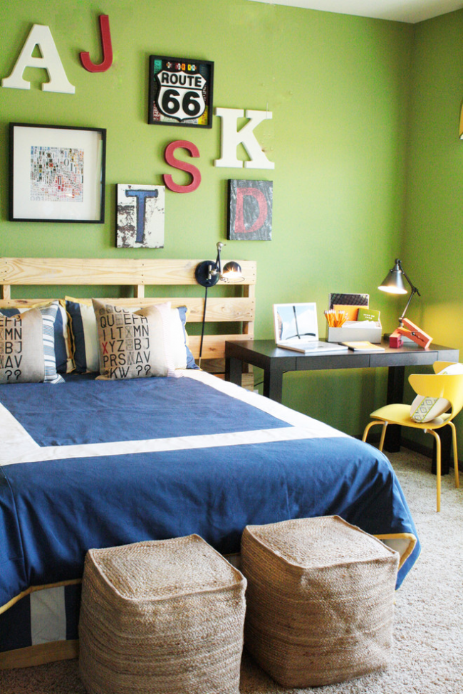 Ярките цветове в спалнята на момчето също ще ви бъдат полезни. Ако говорим за зелено, то топлината на цвета ще играе ключова роля в настроението на собственика на стаята.