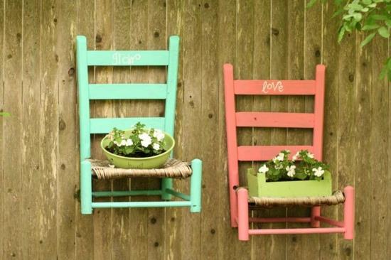 diy dekoracja ogrodowa stare krzesła kuchenne sitko sadzarka