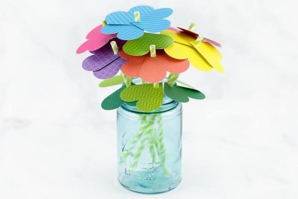 idées de bricolage décoration fleurs en papier pot Mason
