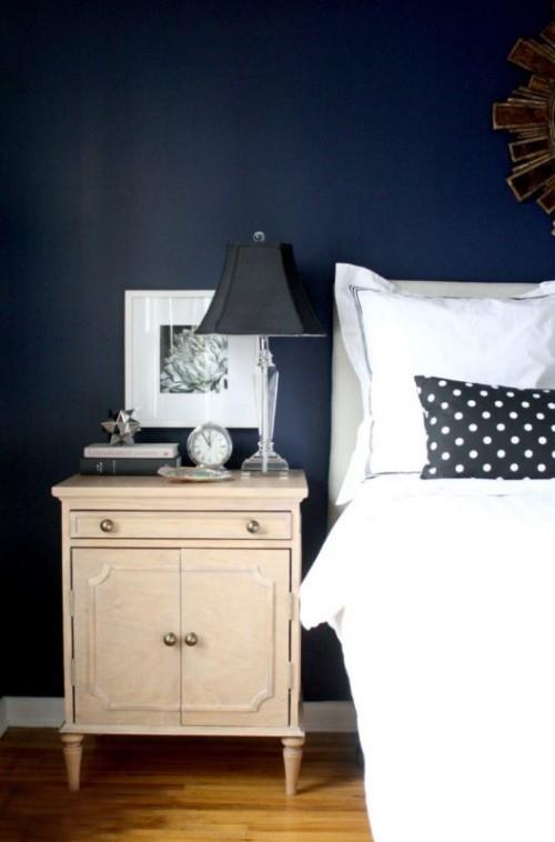 Table de chevet DIY d'un vieux placard