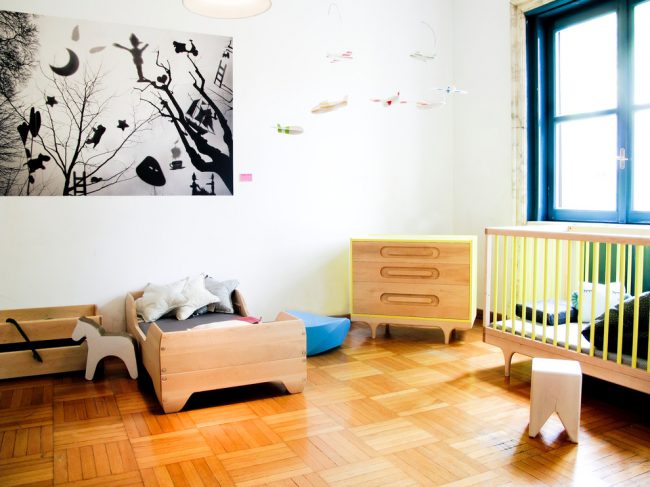 لوح الباركيه هو أرضيات دافئة وصديقة للبيئة مثالية لغرفة الطفل