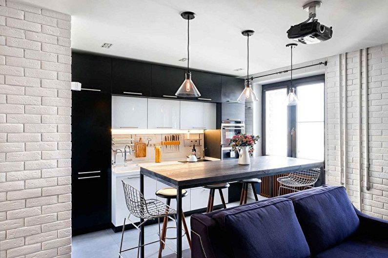 Design interiéru kuchyně ve stylu podkroví - fotografie