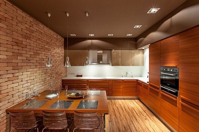 Hnědá kuchyně ve stylu podkroví - interiérový design