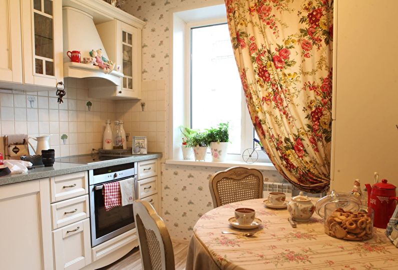 Kleine Küche im Provence-Stil - Innenarchitektur